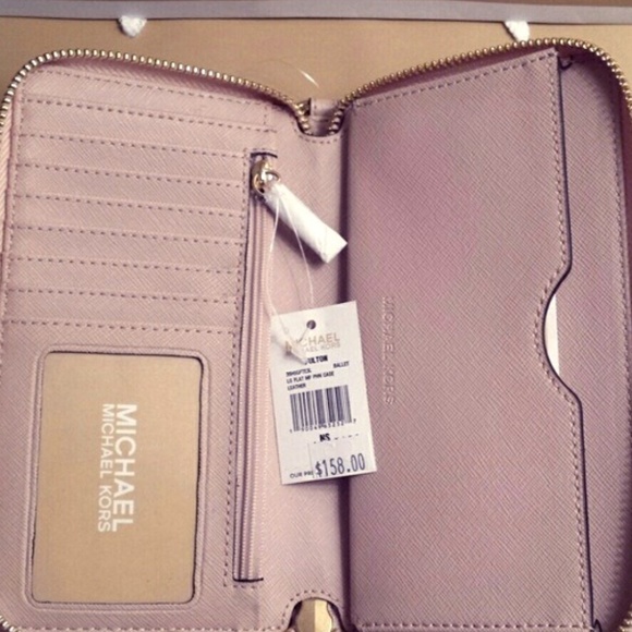 Michael Kors - NWT - Fulton Wristlet in Ballet - Picture 3 of 4